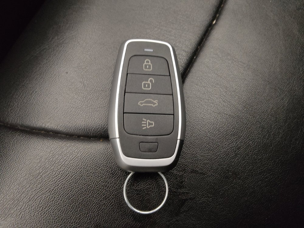 Used 2020 Jeep Cherokee Latitude Plus FWD image 32