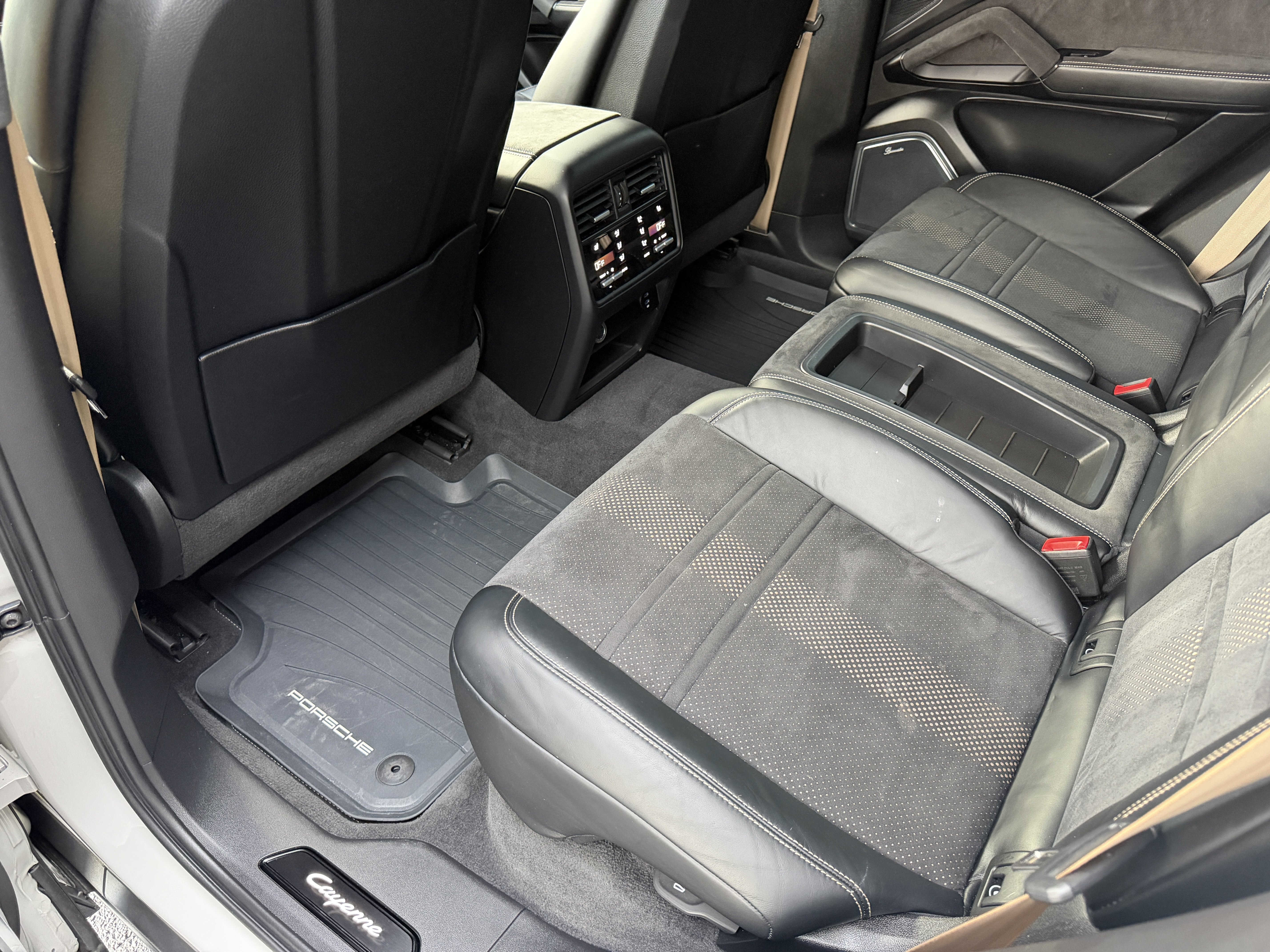 Certified 2023 Porsche Cayenne Turbo GT AWD/4WD image 16