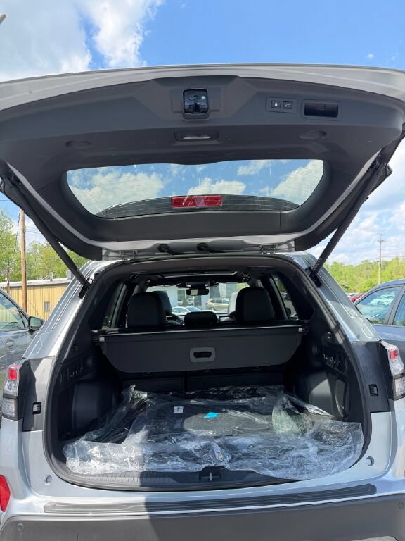 Certified 2025 Subaru Forester Limited w/ Popular Package AWD/4WD image 11