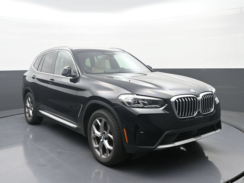Used 2023 BMW X3 xDrive30i w/ Premium Package AWD/4WD image 3