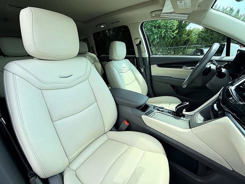 Used 2022 Cadillac XT6 Premium Luxury w/ Technology Package FWD image 29
