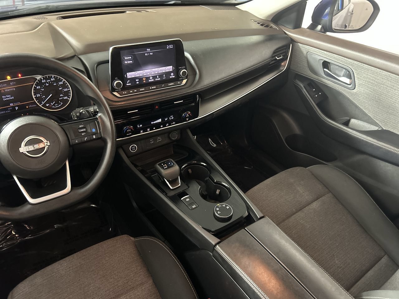 Used 2022 Nissan Rogue SV AWD/4WD image 23
