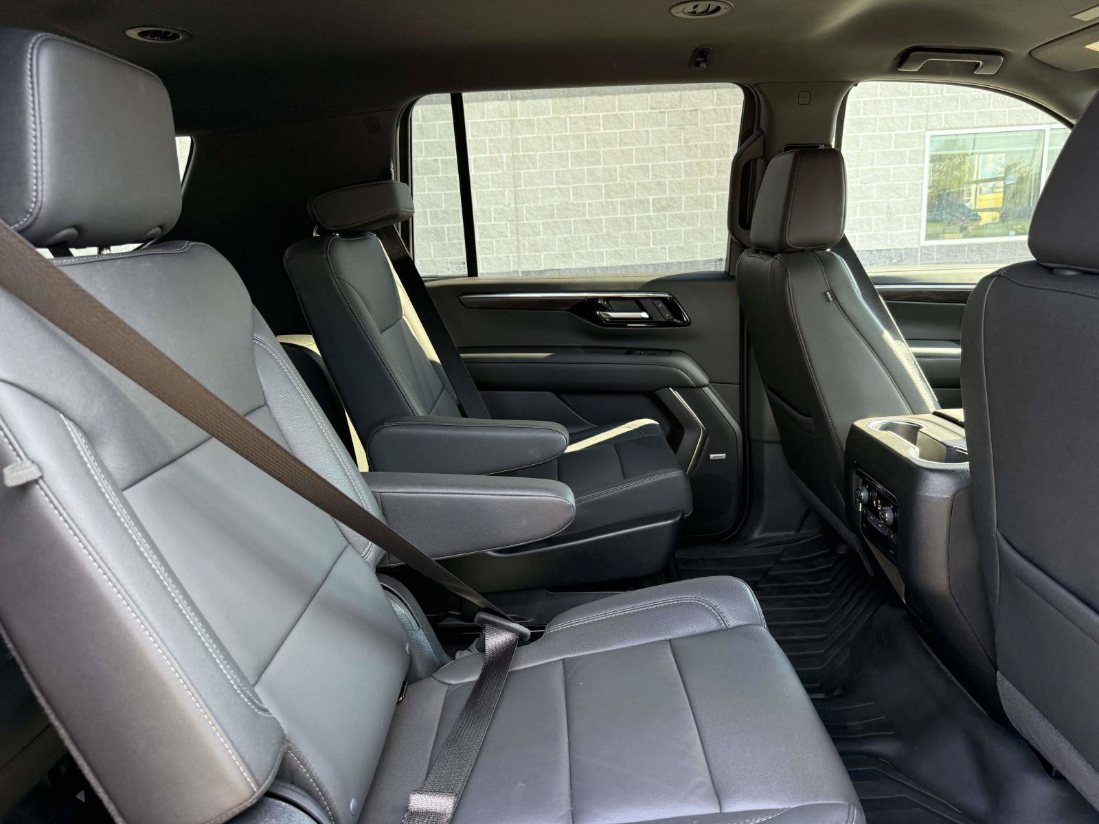Certified 2026 Chevrolet Suburban LT w/ Comfort Package AWD/4WD image 16