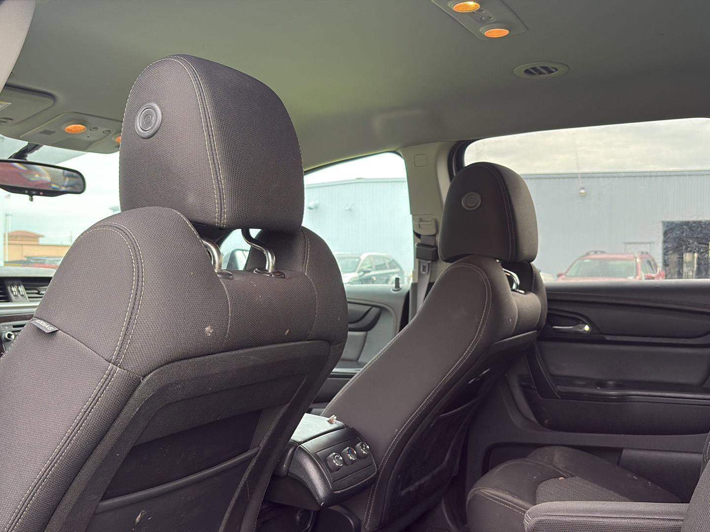 Used 2015 Chevrolet Traverse LT FWD image 20