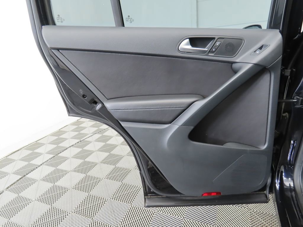 Used 2016 Volkswagen Tiguan S image 24