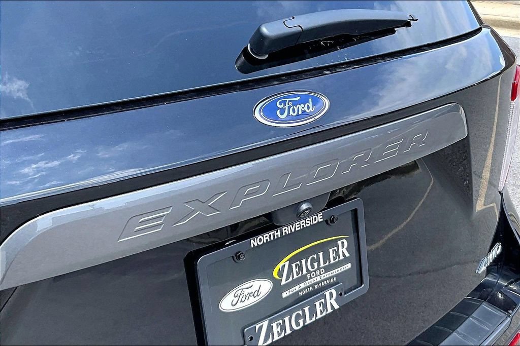Certified 2024 Ford Explorer XLT w/ Equipment Group 202A AWD/4WD image 8