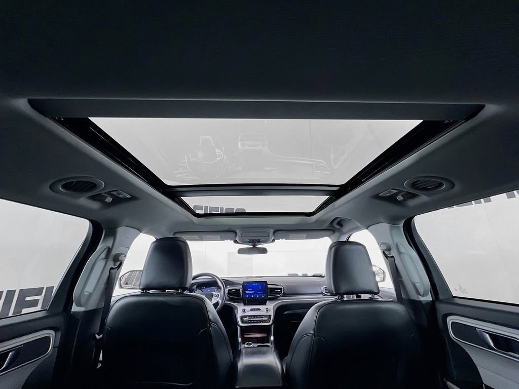 Used 2024 Ford Explorer XLT w/ Equipment Group 202A image 43