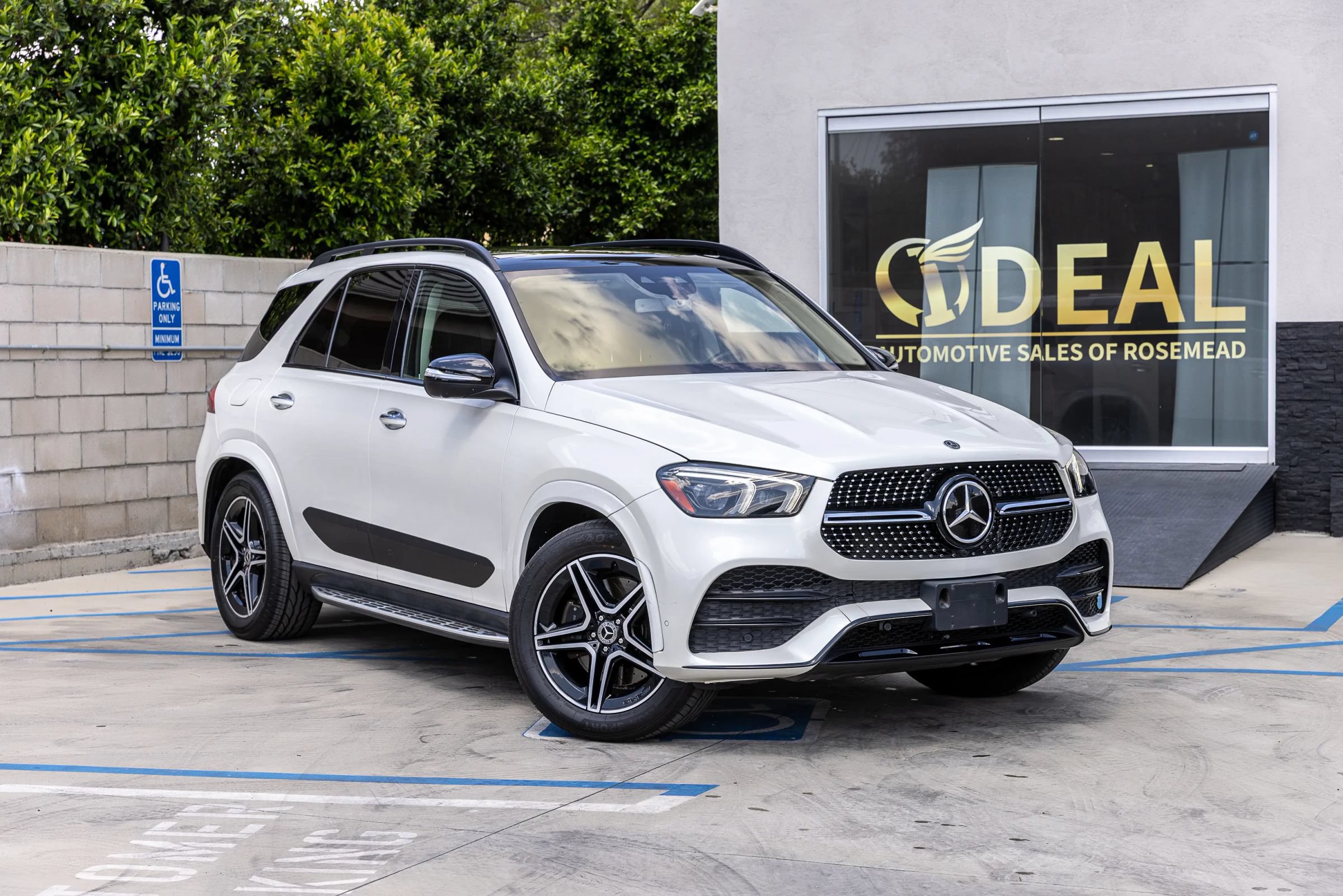 Used 2020 Mercedes-Benz GLE 450 4MATIC image 3