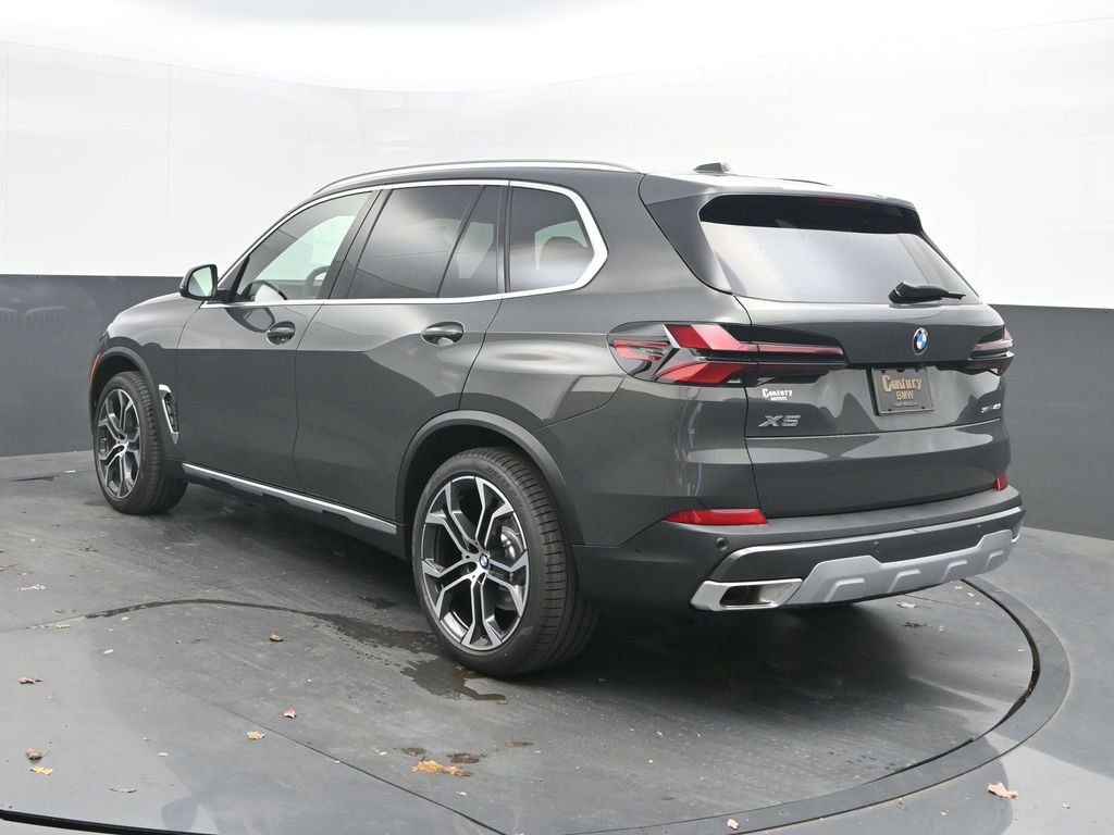 New 2026 BMW X5 sDrive40i w/ Parking Assistance Package RWD image 3