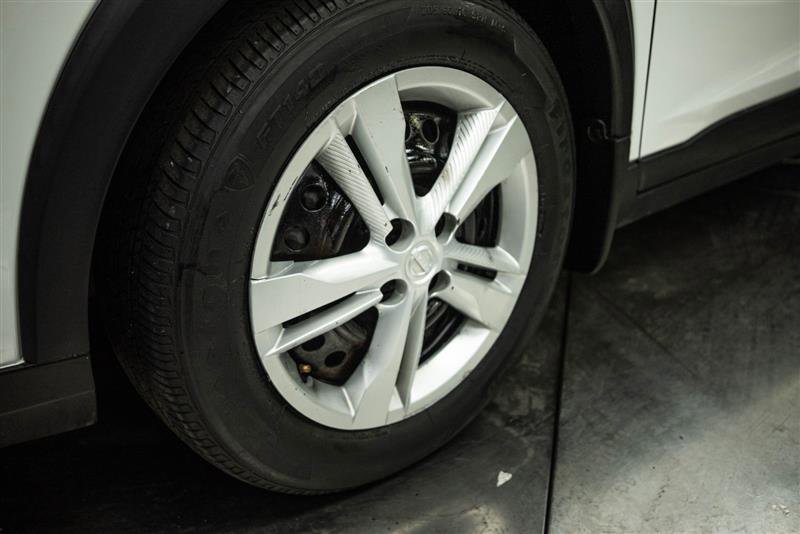 Used 2019 Nissan Kicks S image 3