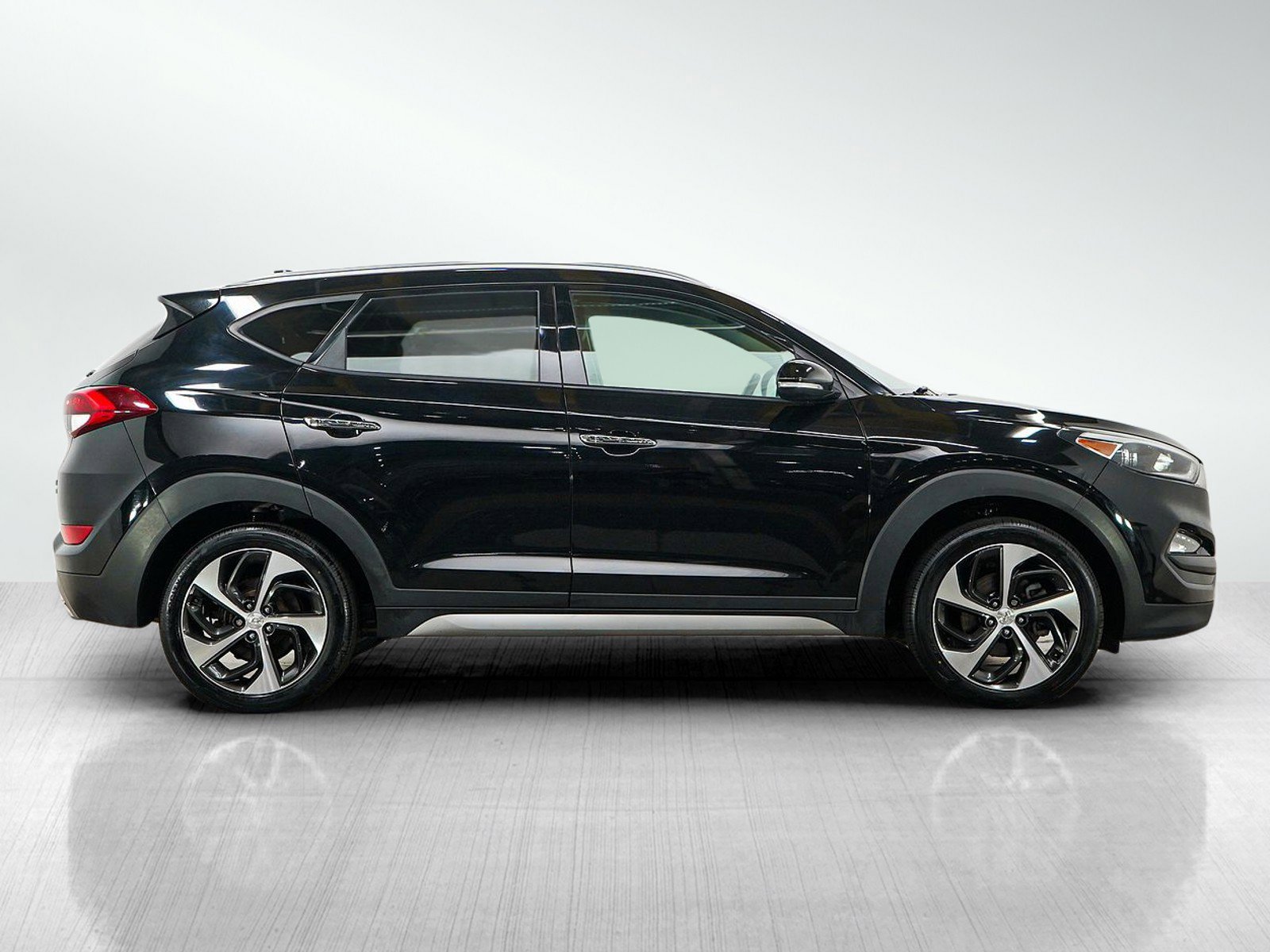 Used 2017 Hyundai Tucson Limited w/ Cargo Package AWD/4WD image 6