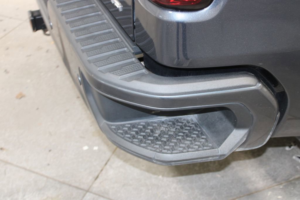 Used 2021 GMC Sierra 1500 Denali w/ Denali Ultimate Package image 18