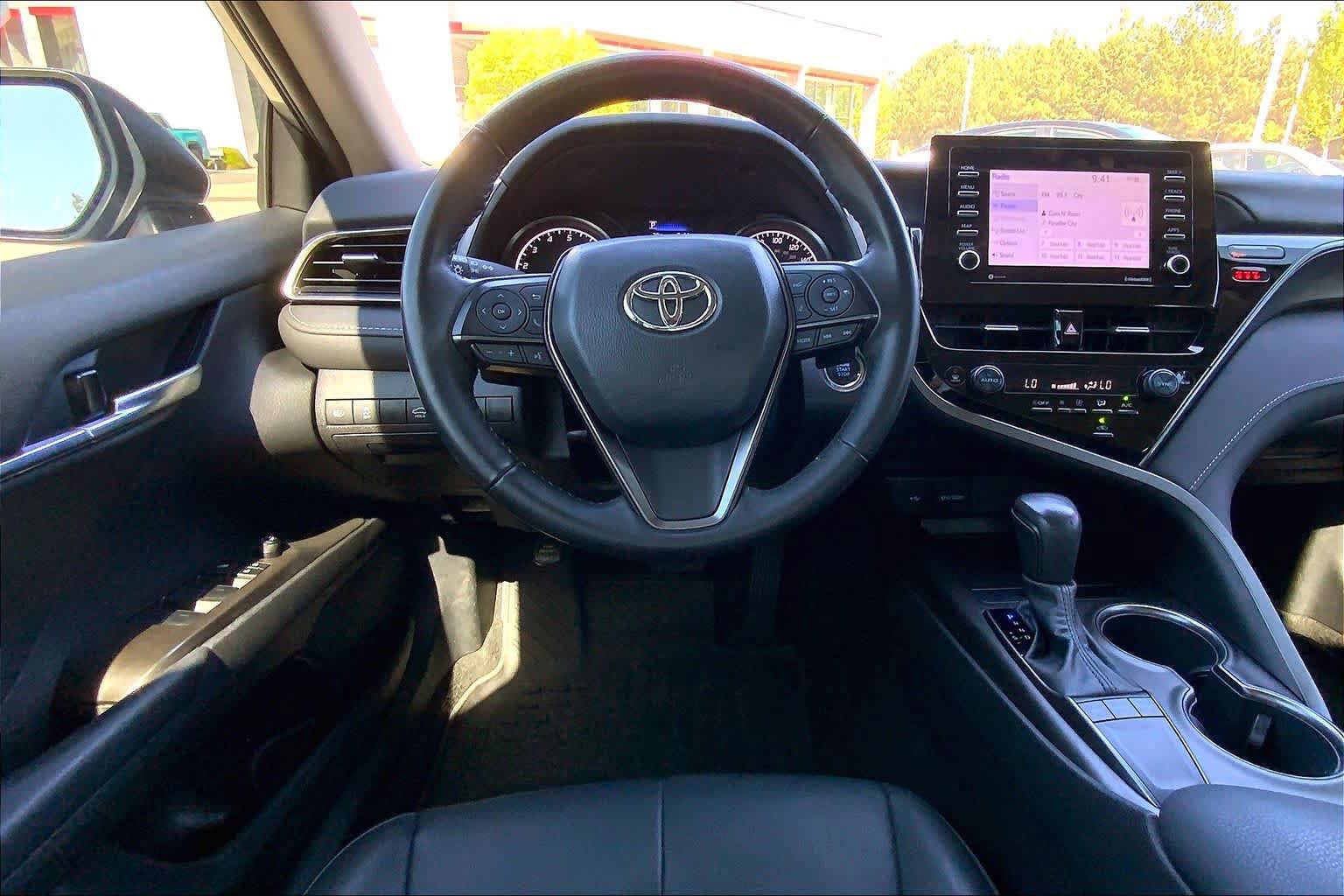 Used 2024 Toyota Camry SE w/ Convenience Package FWD image 6