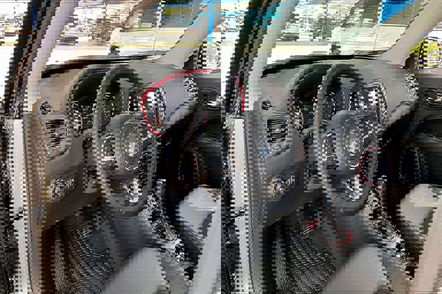 Used 2018 Jeep Compass Trailhawk w/ Safe & Security Group image 18