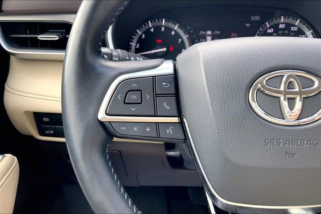 Used 2020 Toyota Highlander XLE image 14