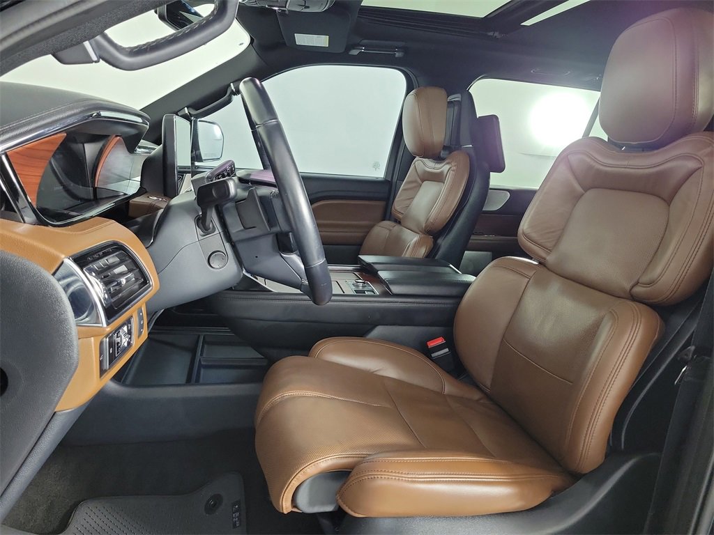 Used 2023 Lincoln Navigator L Reserve image 14