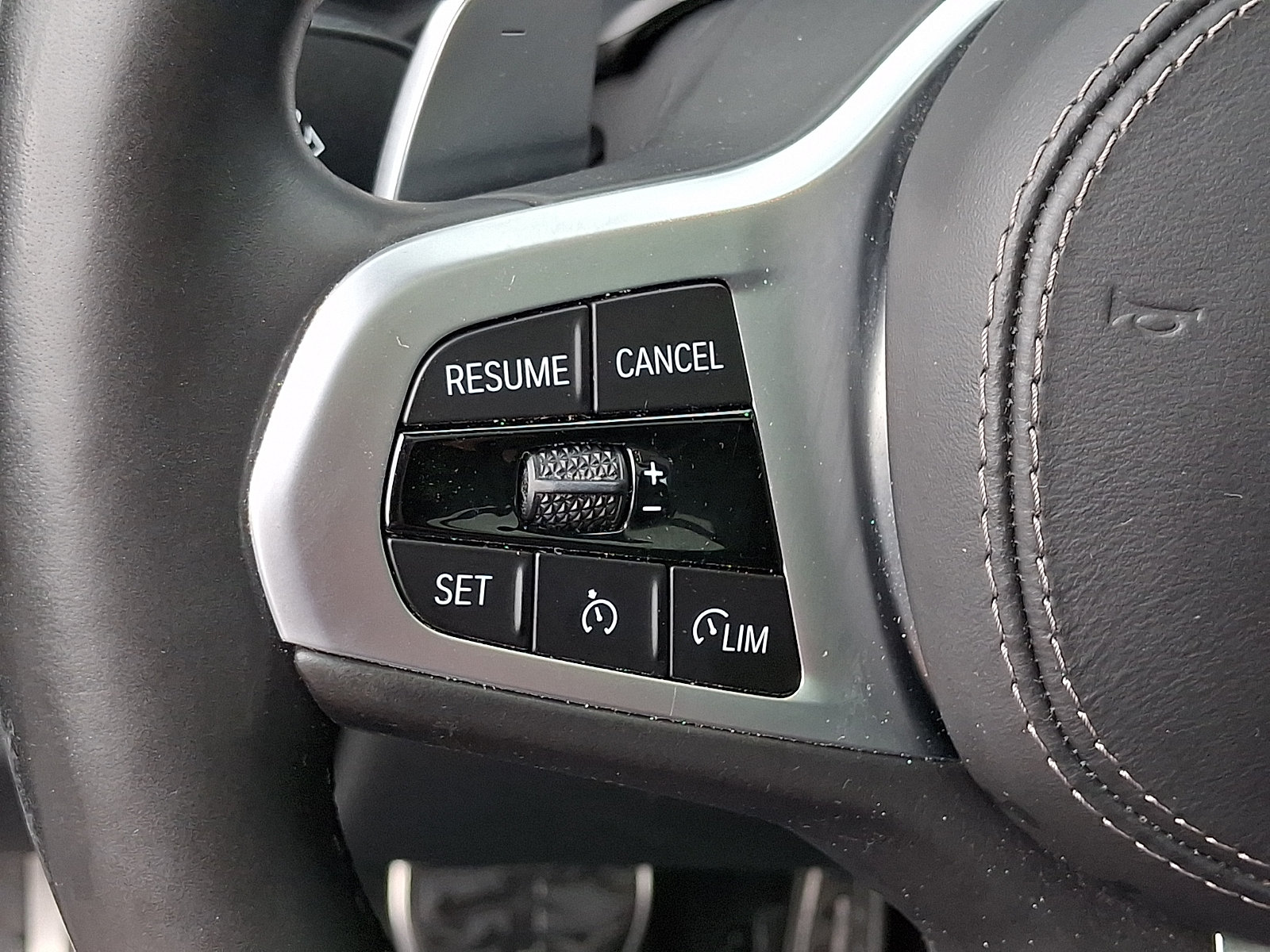 Used 2019 BMW X5 xDrive40i w/ M Sport Package AWD/4WD image 23