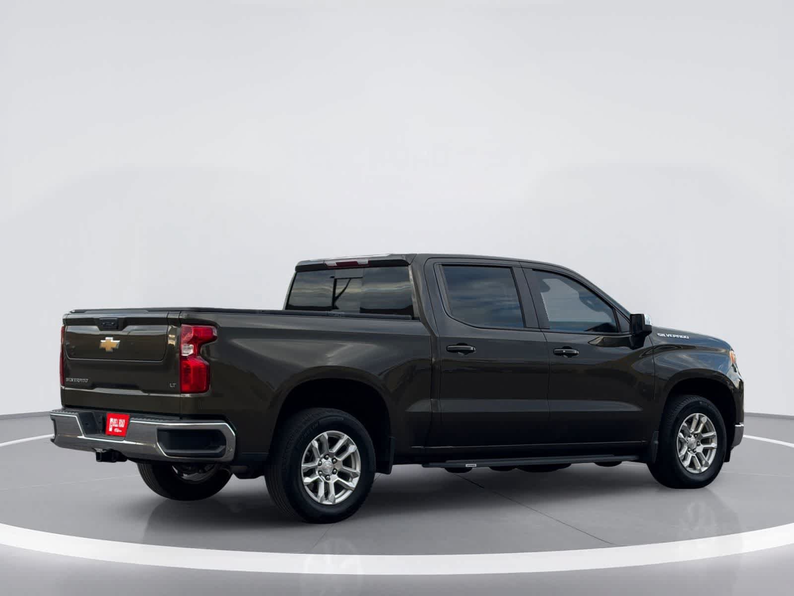 Used 2023 Chevrolet Silverado 1500 LT w/ Convenience Package II RWD image 4