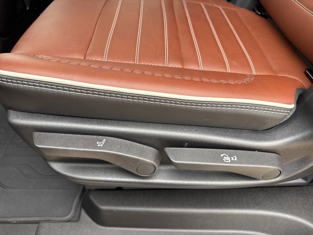 Used 2024 GMC Yukon XL Denali Ultimate w/ LPO, Illumination Package image 36