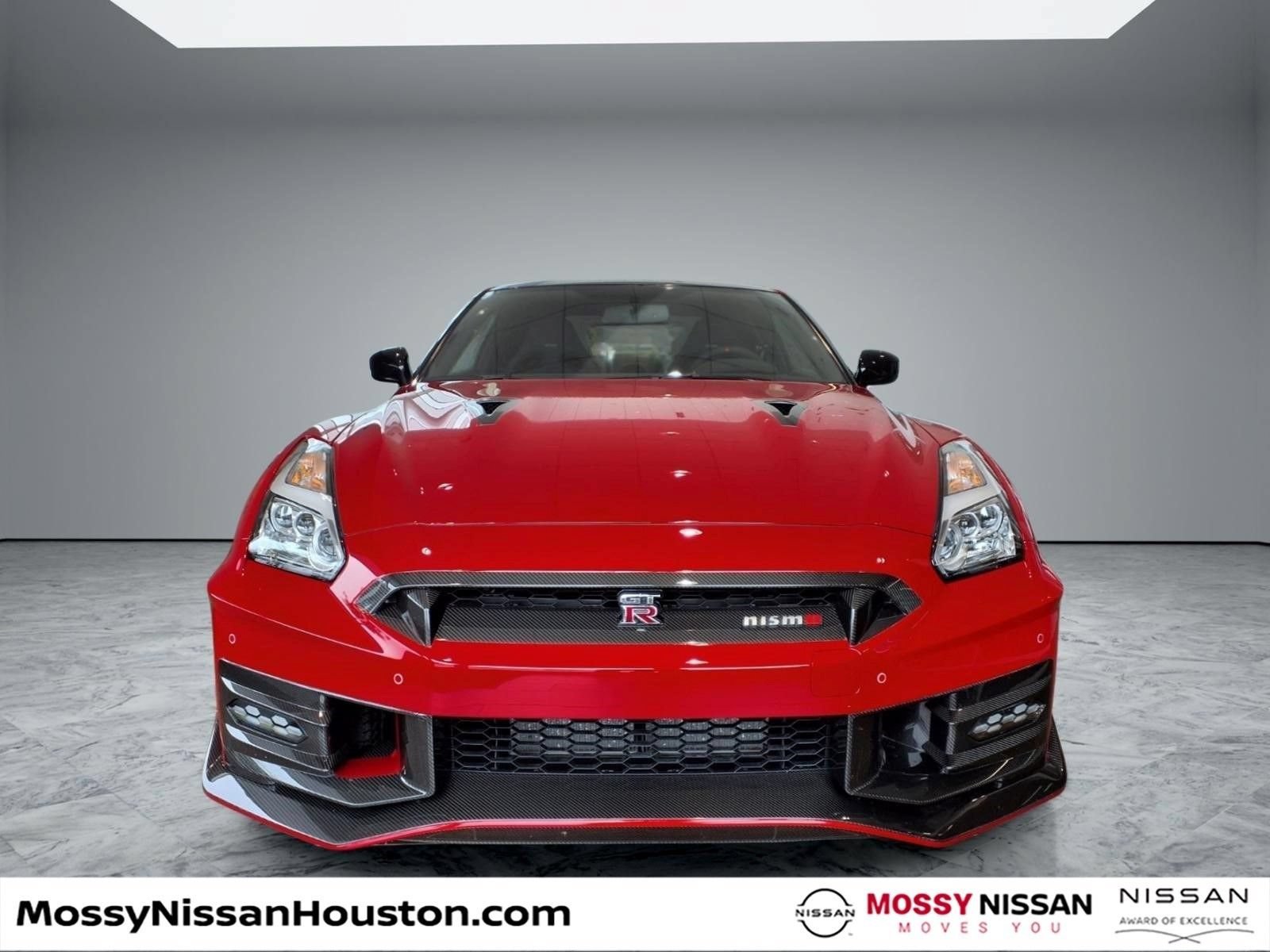 Used 2024 Nissan GT-R NISMO w/ Floor Mat Package AWD/4WD image 3