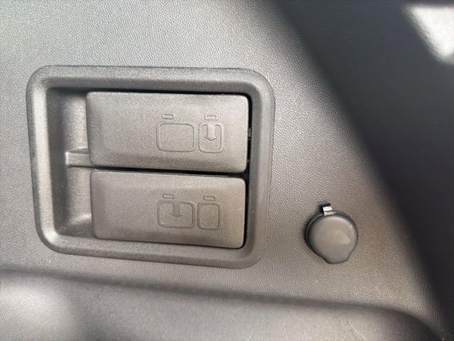Used 2023 Chevrolet Equinox LT w/ LPO, Floor Liner Package image 11