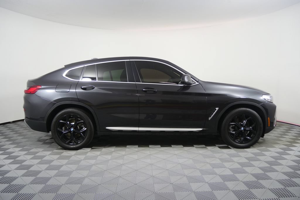 Used 2022 BMW X4 xDrive30i w/ Parking Assistance Package AWD/4WD image 2