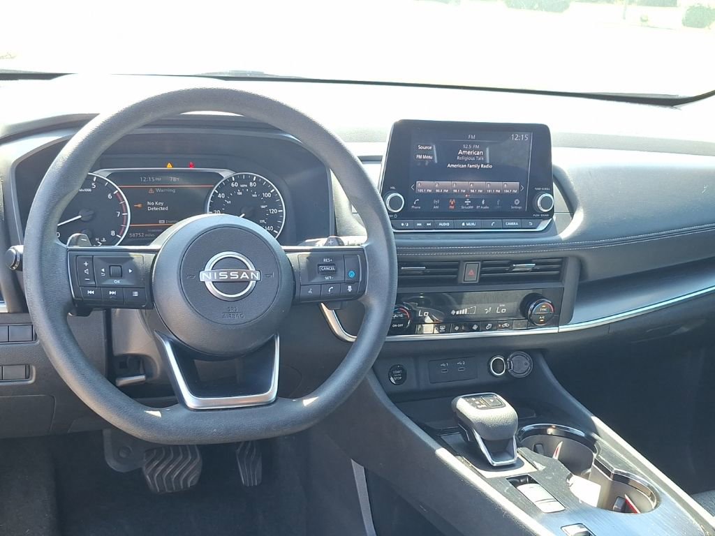 Used 2024 Nissan Rogue SV image 4