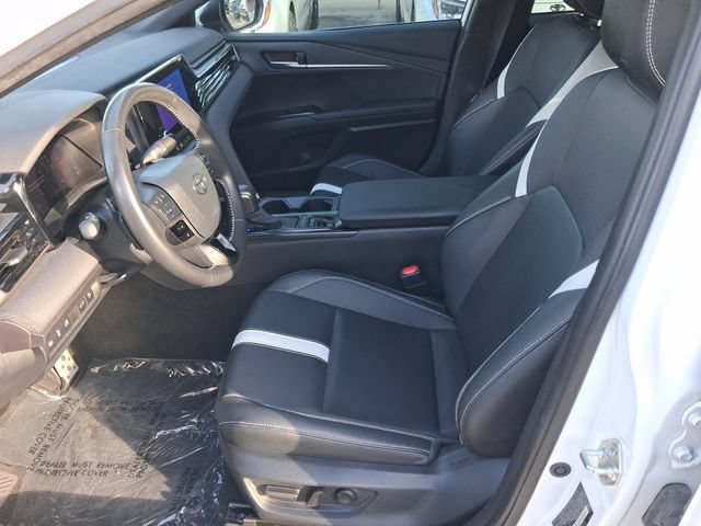 Used 2025 Toyota Camry SE FWD image 12