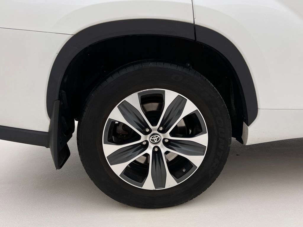 Used 2020 Toyota Highlander XLE image 25