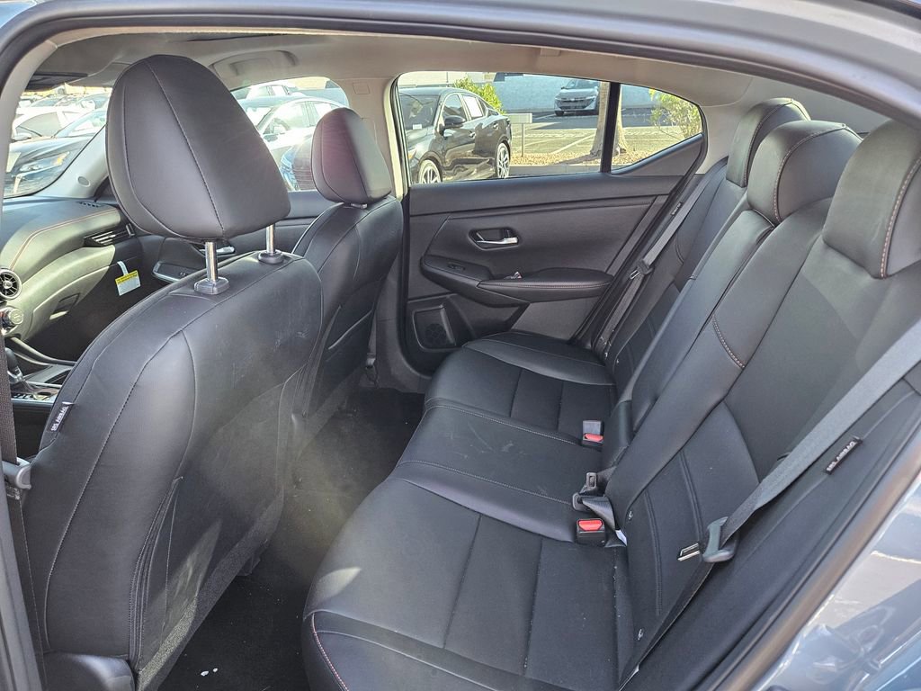 Used 2025 Nissan Sentra SR w/ SR Premium Package FWD image 9