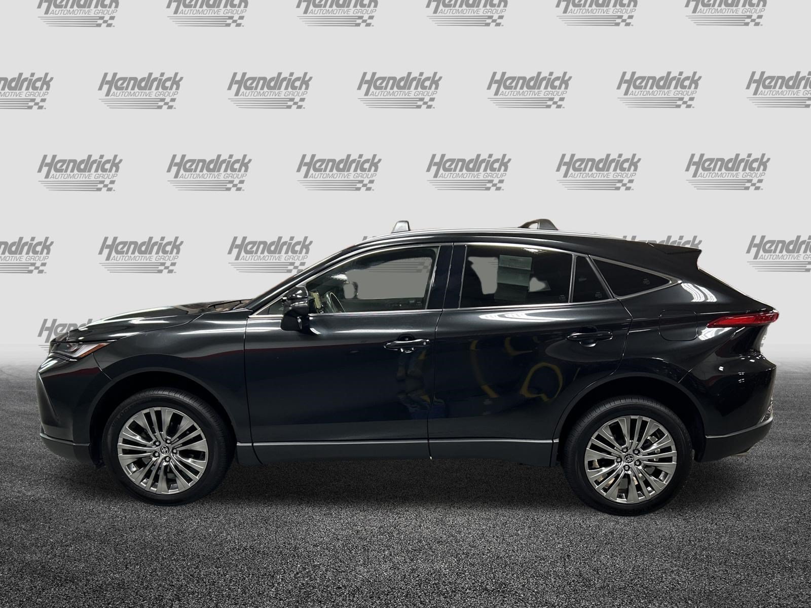Certified 2022 Toyota Venza XLE AWD/4WD image 7