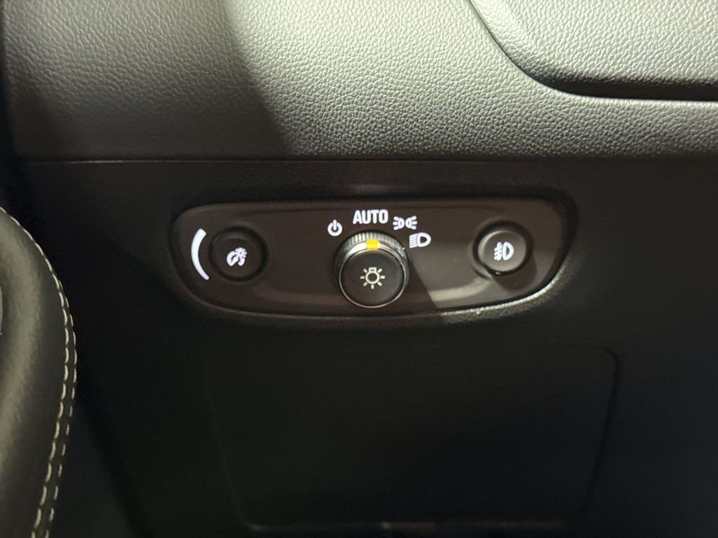 Used 2023 Buick Encore GX Essence w/ Sport Touring Package AWD/4WD image 18
