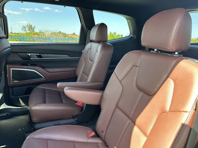 Used 2024 Kia Telluride EX w/ EX Captain's Chair Package image 27