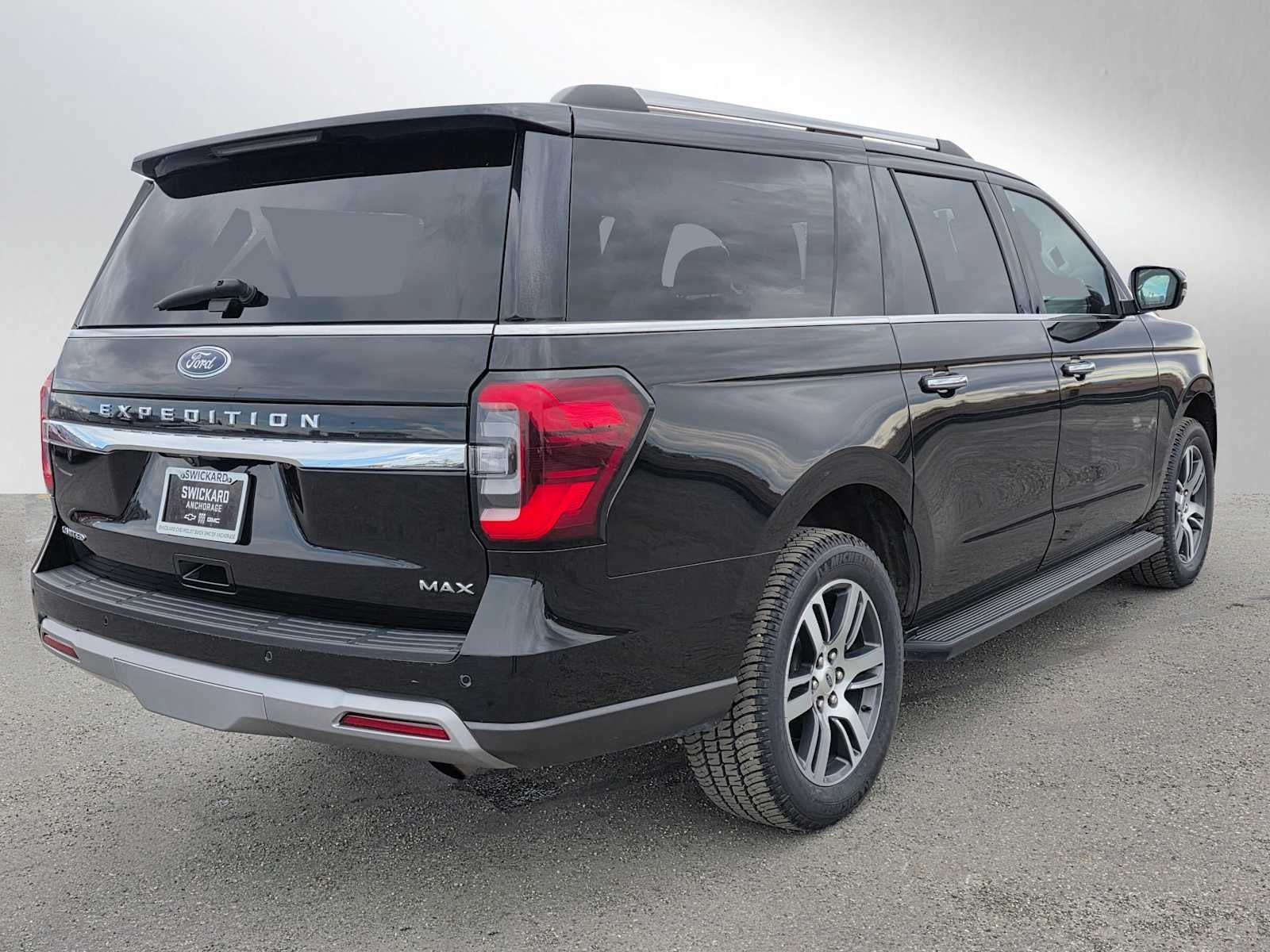 Used 2024 Ford Expedition Max Limited RWD image 3
