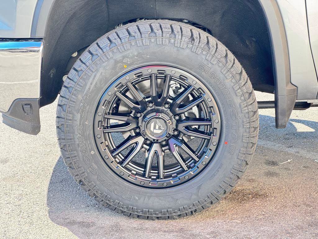 Used 2025 Chevrolet Silverado 3500 LT w/ All Star Edition image 7