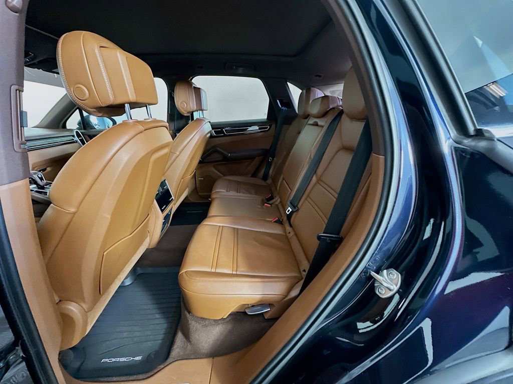 Used 2019 Porsche Cayenne image 32