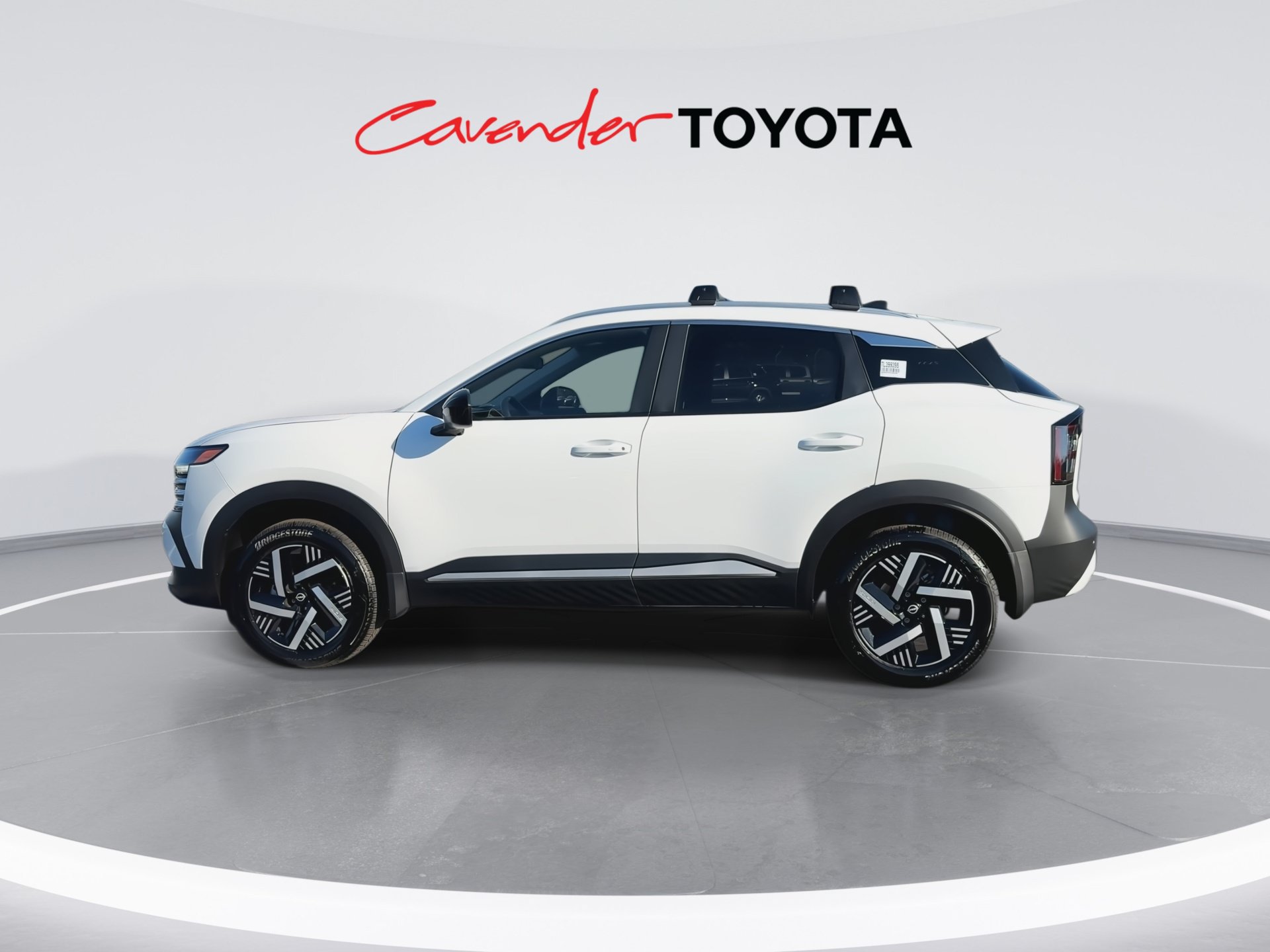 Used 2026 Nissan Kicks SV w/ Charging Package FWD image 5