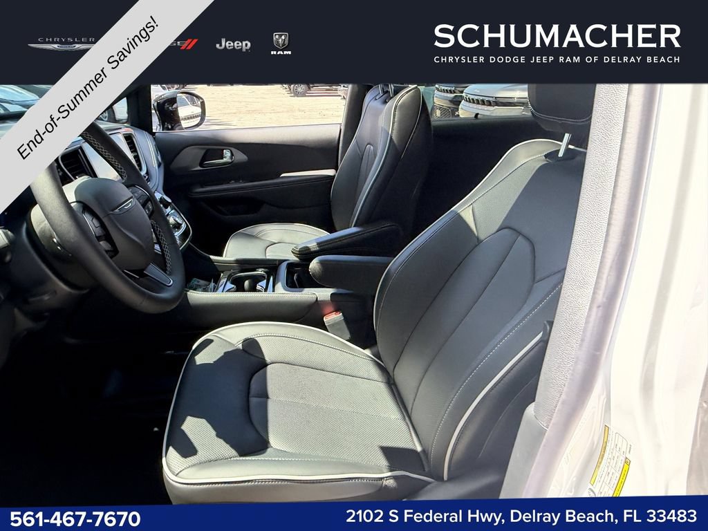 New 2027 Chrysler Pacifica Limited FWD image 10