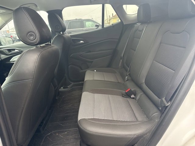 Used 2025 Chevrolet Trax LT w/ Driver Confidence Package image 6