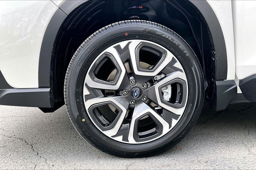 New 2026 Subaru Ascent Limited AWD/4WD image 9