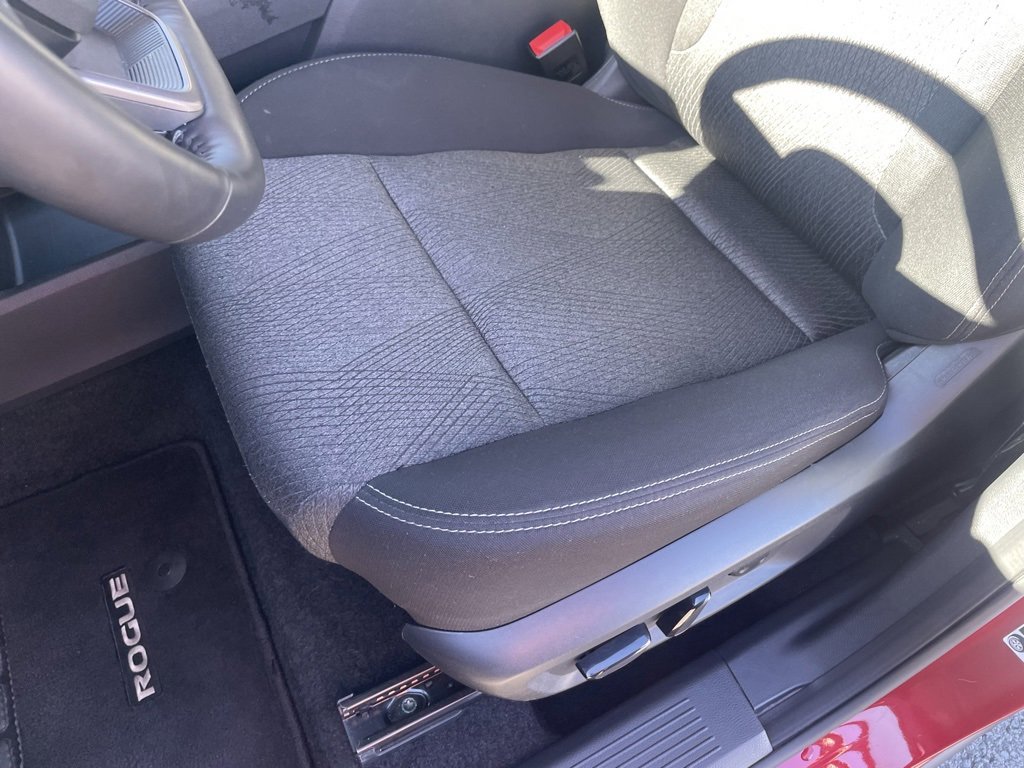 Used 2025 Nissan Rogue SV image 23