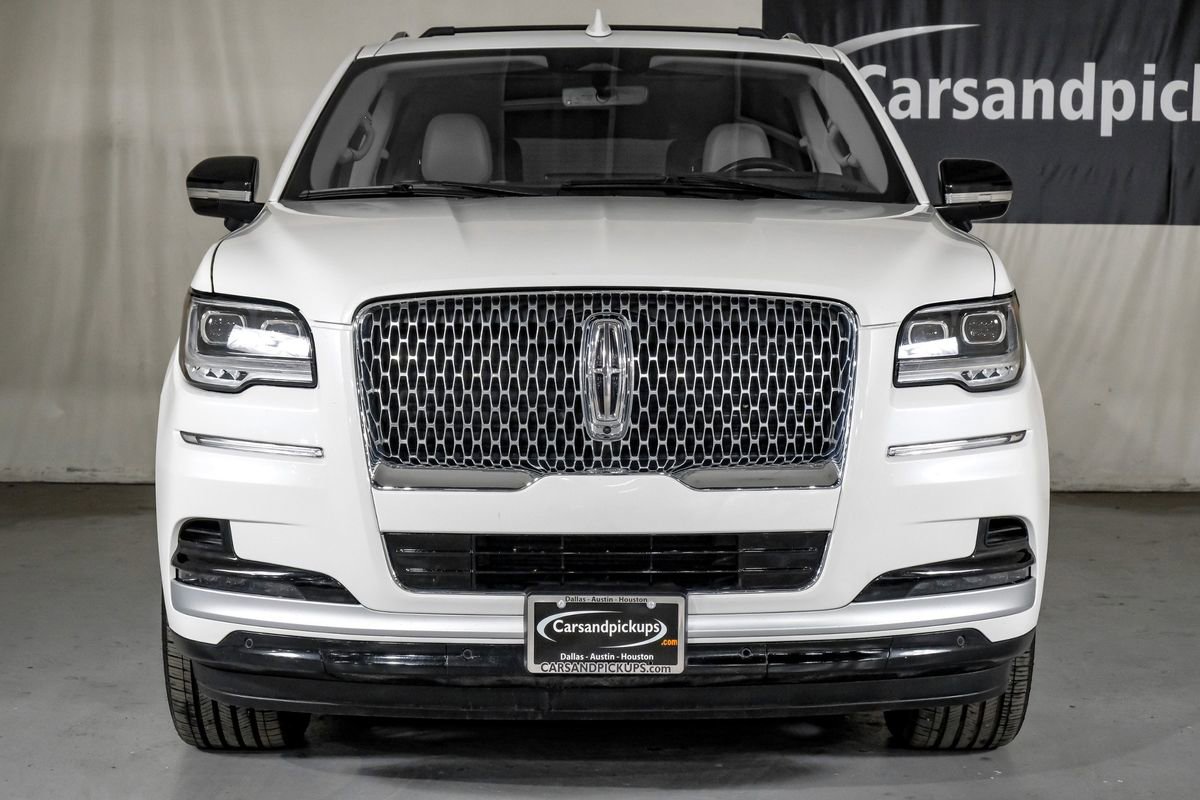 Used 2023 Lincoln Navigator L Reserve AWD/4WD image 3