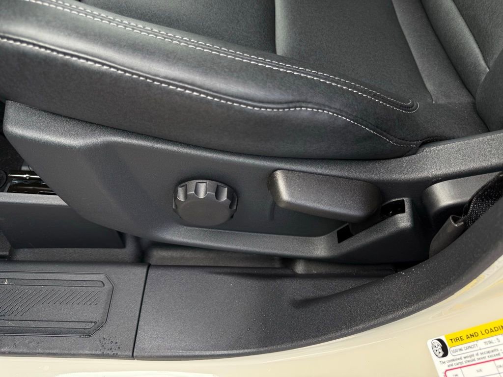 New 2025 Ford Bronco Badlands image 11