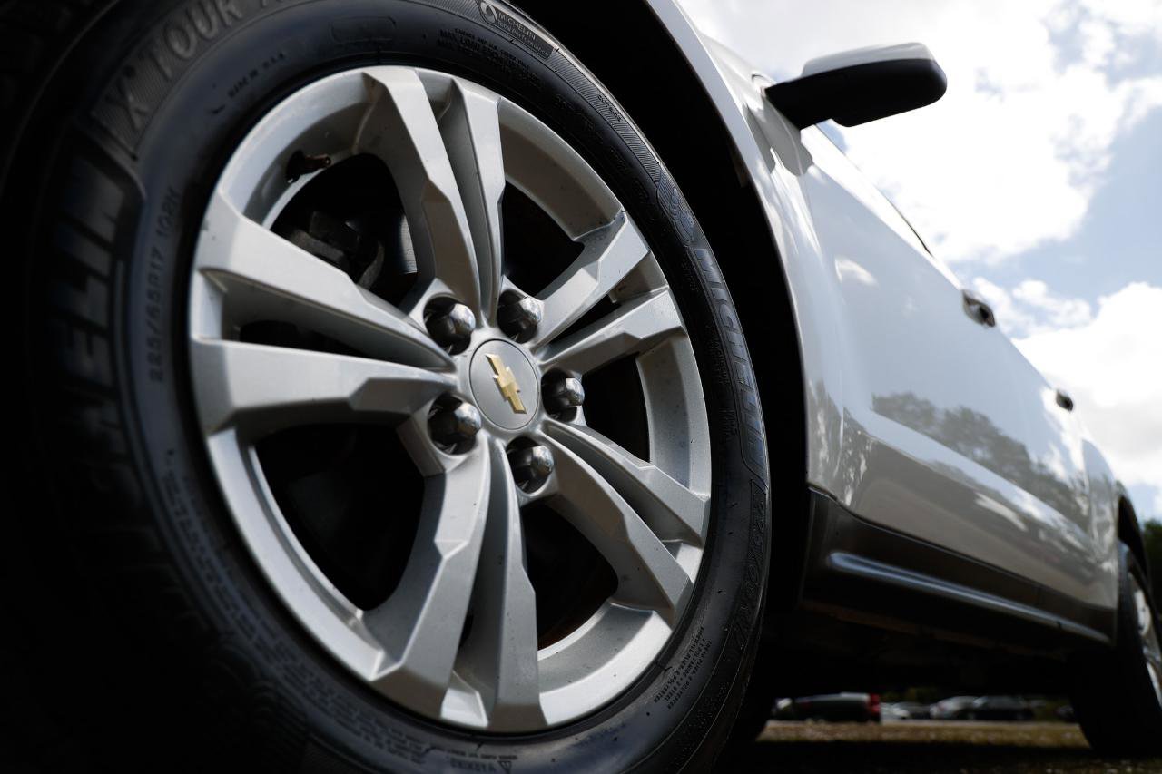 Used 2011 Chevrolet Equinox LT w/ Driver Convenience Package image 28