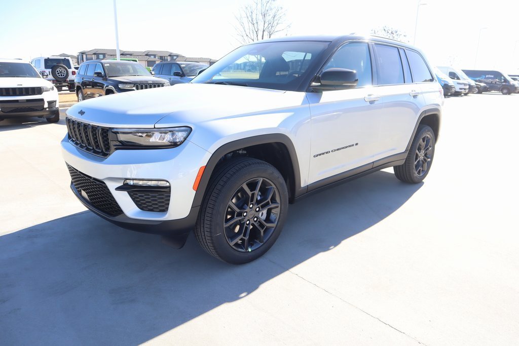 New 2025 Jeep Grand Cherokee Limited image 11