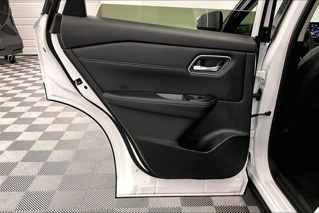 New 2025 Nissan Rogue Platinum image 32