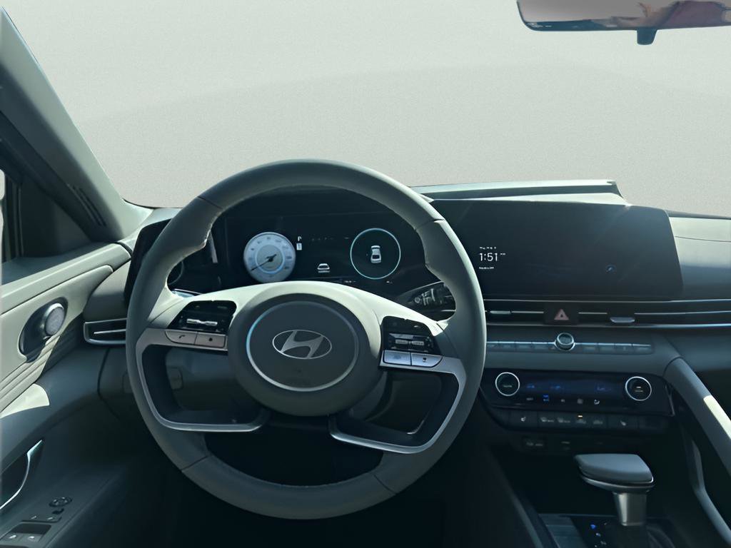 Used 2025 Hyundai Elantra SEL image 24