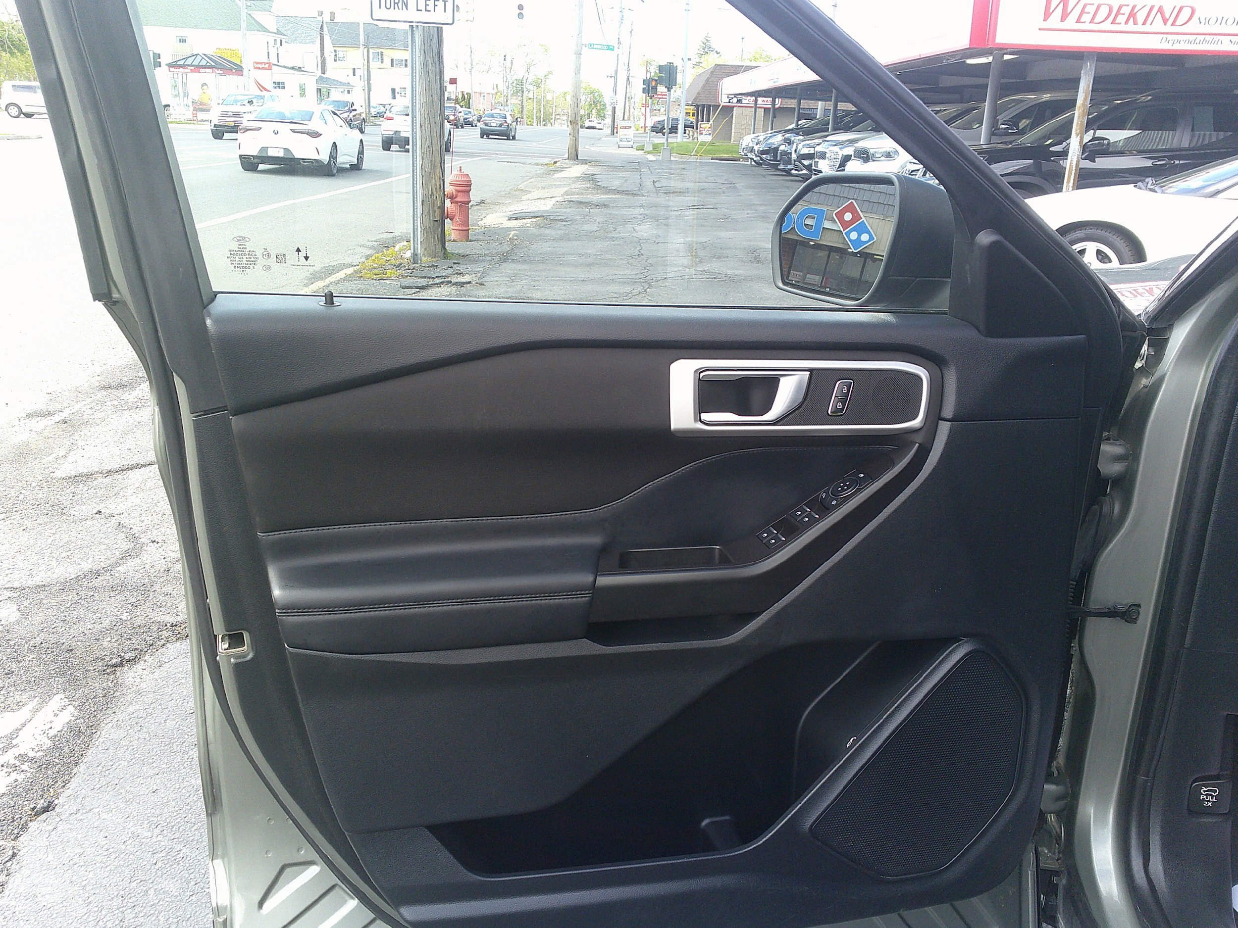 Used 2020 Ford Explorer XLT w/ Comfort Package AWD/4WD image 15