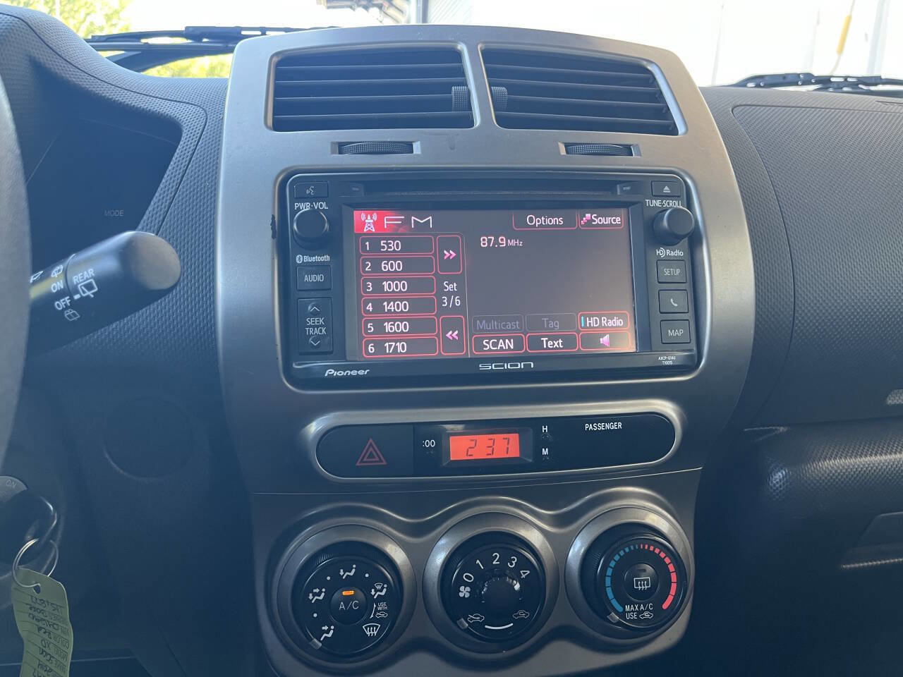 Used 2014 Scion xD image 37