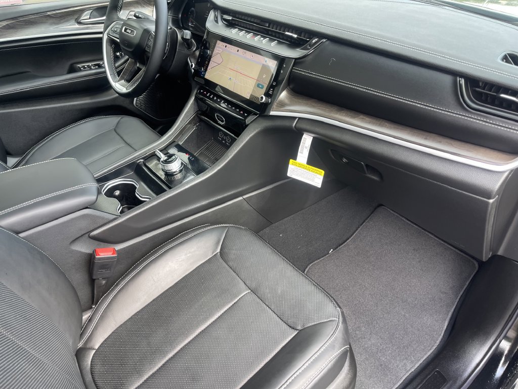 New 2026 Jeep Grand Cherokee Limited AWD/4WD image 14